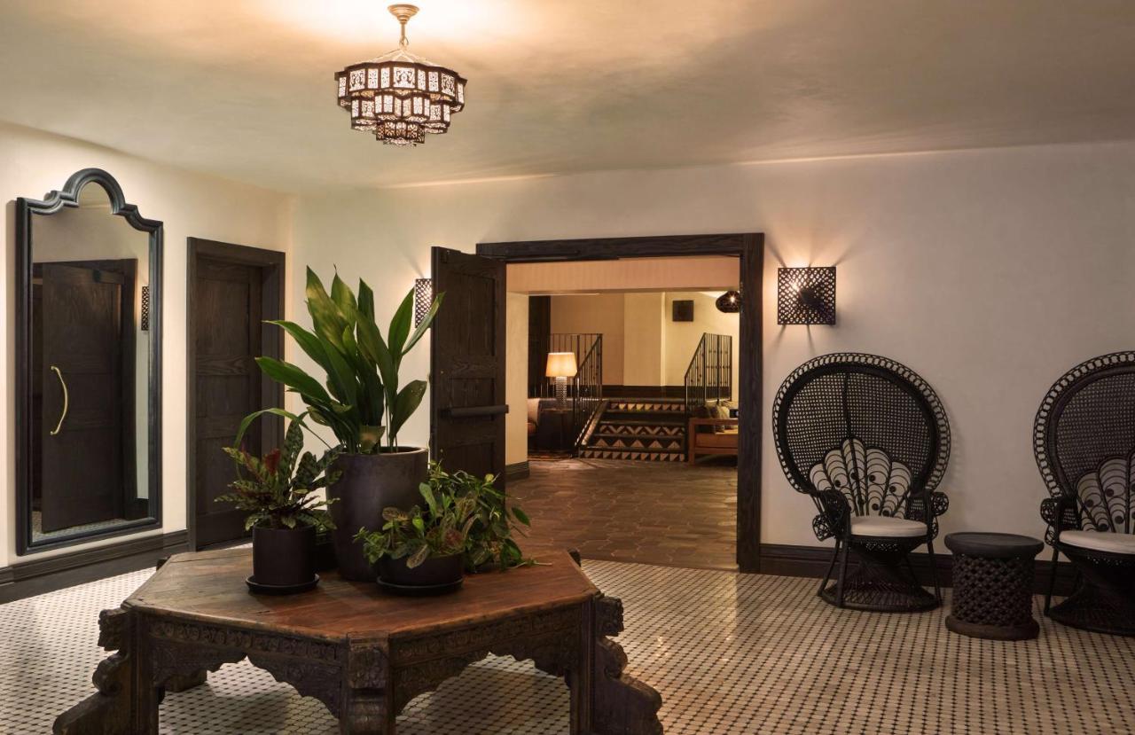 Hotel Figueroa, Unbound Collection By Hyatt Los Angeles Bagian luar foto The interior of the hotel