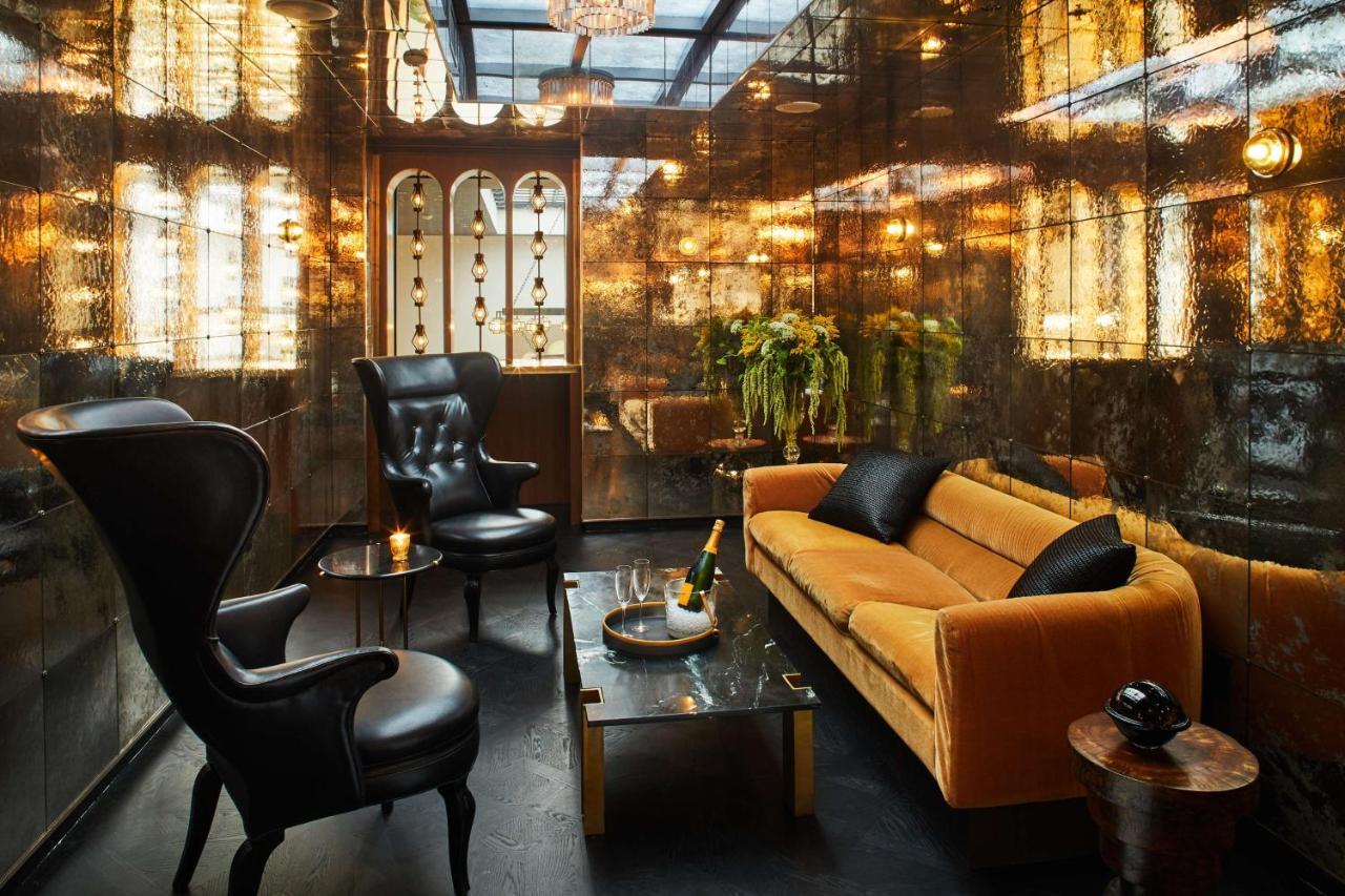Hotel Figueroa, Unbound Collection By Hyatt Los Angeles Bagian luar foto The interior of the bar